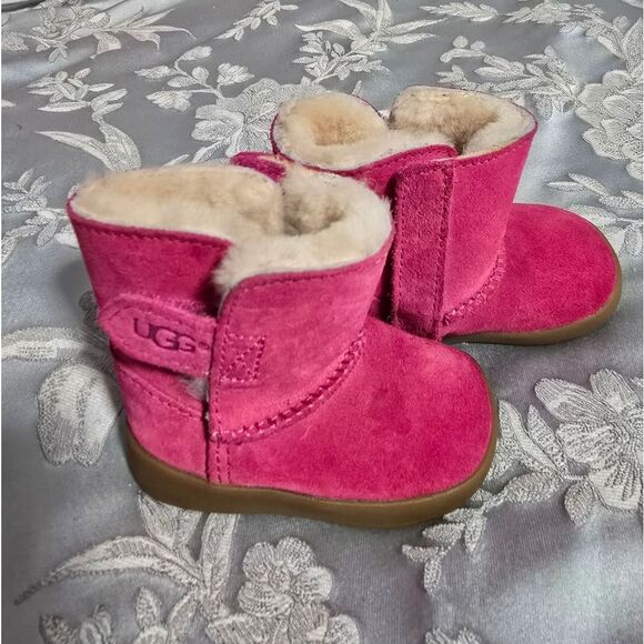 UGG Keelan Boot Rock Rose Small 2/3 6-12 Months Pink Suede UEC Baby Girl Shoes - Picture 1 of 10